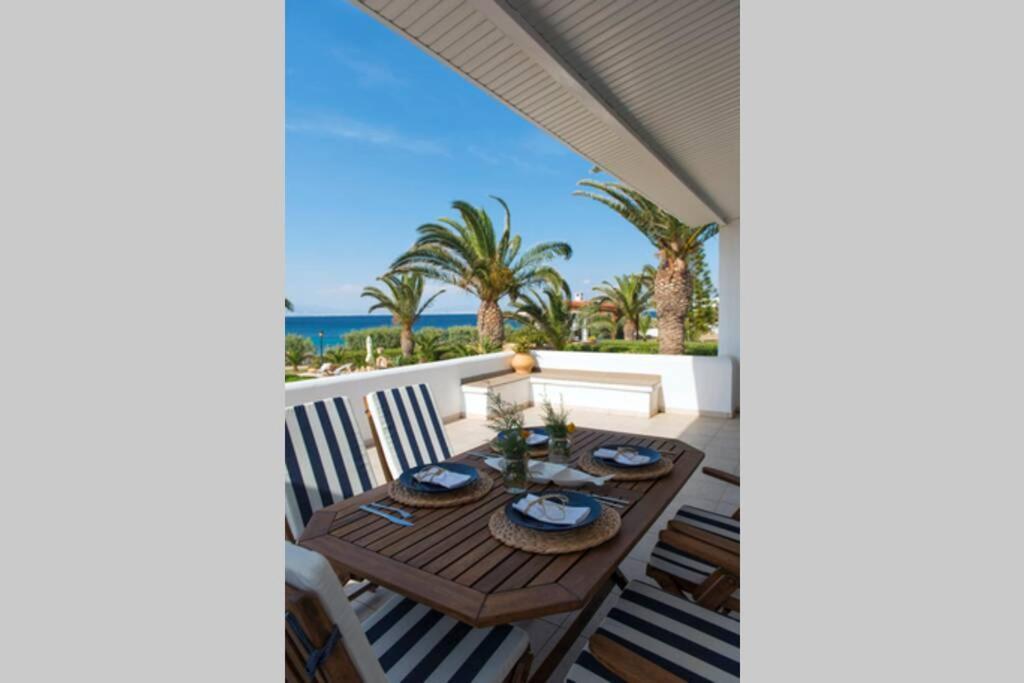 Palmaya Villa, Unique Seafront Experience Vagia  المظهر الخارجي الصورة